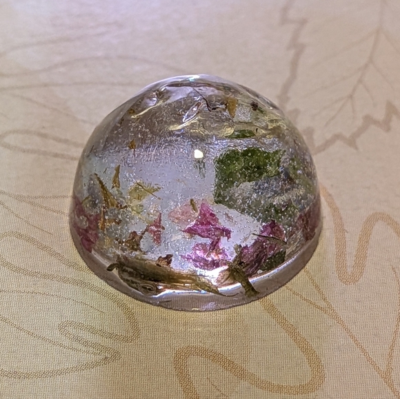 Little Handmade Plant & Floral Resin Sphere - Picture 3 of 4